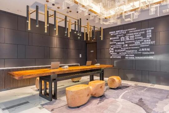 白玉兰酒店:这不仅仅是一面墙而是对精致生活的昂扬态度