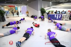 高合体验店HiPhi Hub成斯巴达潮人勇士打卡点!不信请看现场多高能